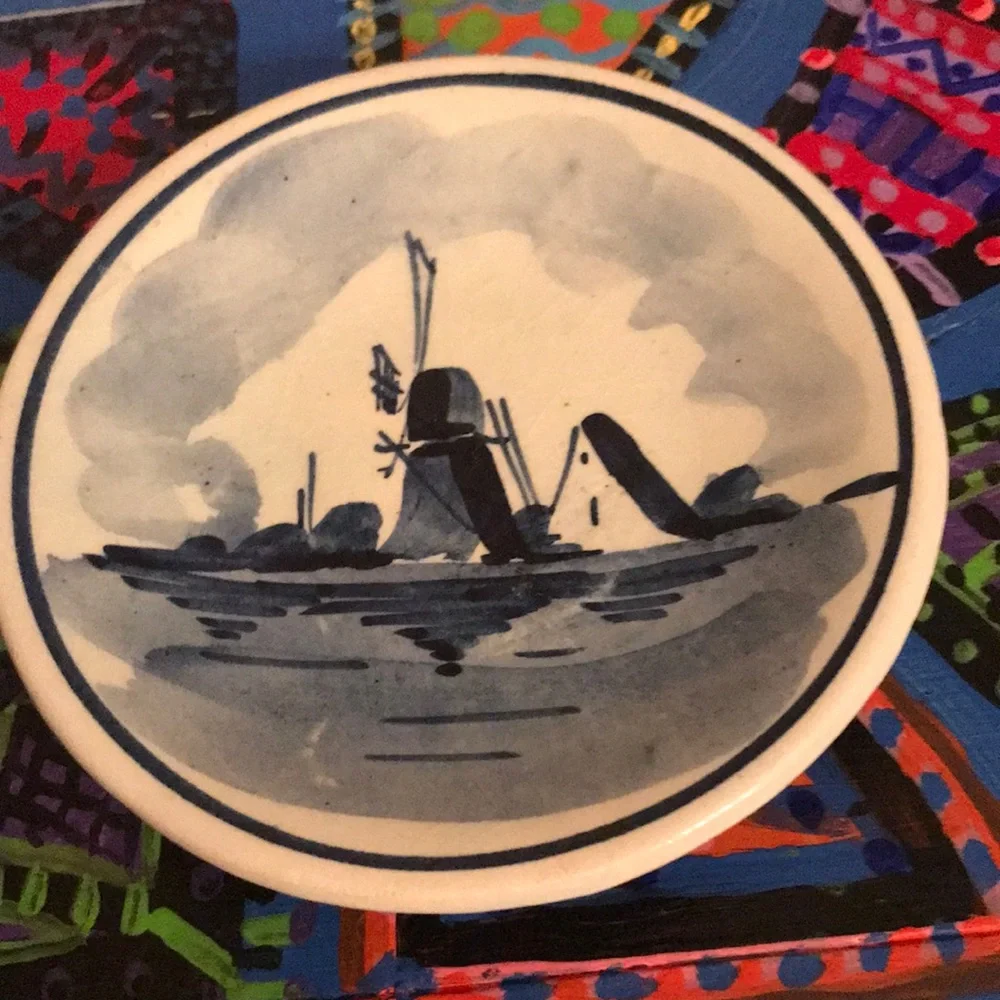 Delfts Pitcher & Plate- Mini - Picture 2 of 12